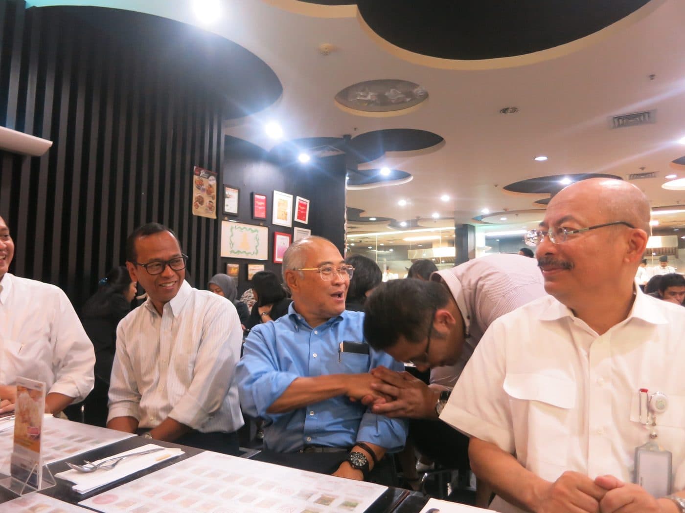 Sketsa rantai eksekusi di papan tulis pada lokakarya IDeA, 2015.